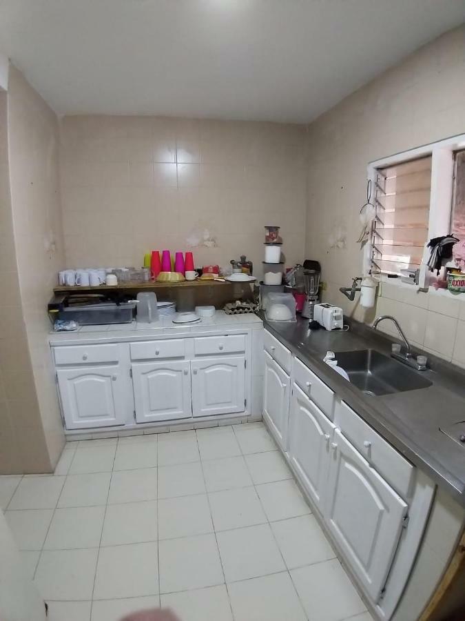 Hostal Urantia Planet *