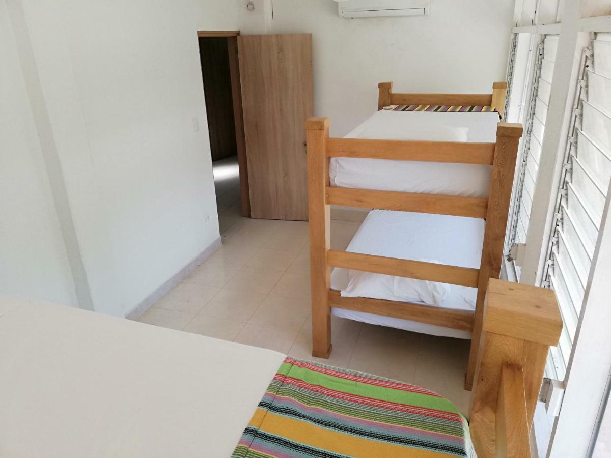 Hostal Urantia Planet Cartagena